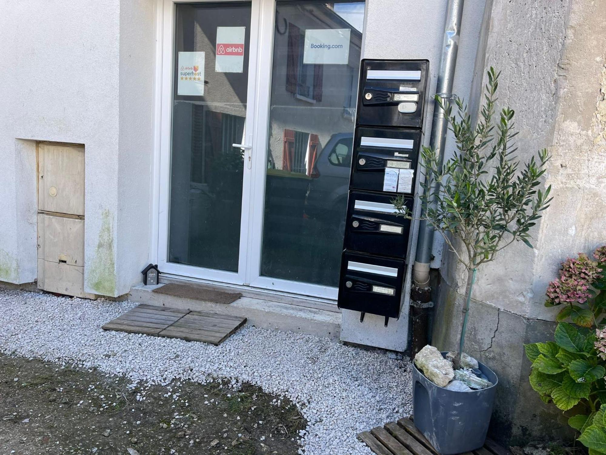 Appartement Villiers Sur Morin Proche De Disneyland Exteriér fotografie
