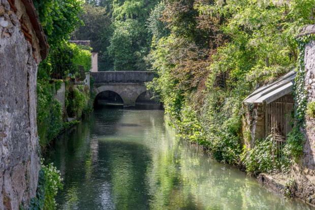 Appartement Villiers Sur Morin Proche De Disneyland Exteriér fotografie